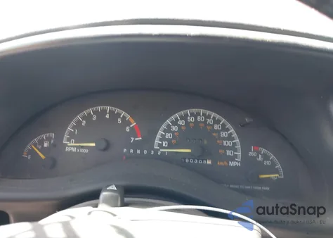 2001 Pontiac Grand Prix Gt z USA, uszkodzony, nr VIN 1G2WP52K51F103497